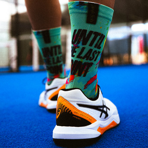 Technische Padel-Socken Until the Last Point, farbenfrohes Design, ideal für Grip, nahtlos.