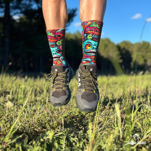 Technische Crossfit-Socken 'Crazy Face', farbenfrohes Design, nahtlos, ideal für Widerstand und Schutz.
