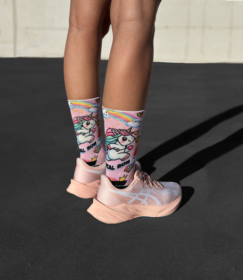 Technische Laufstrümpfe Magic Run mit Einhorn-Design, Regenbogen, in Pastellfarben, nahtlos.