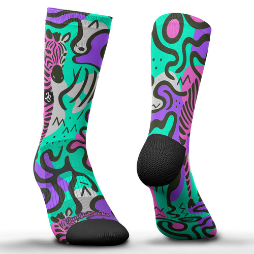 Technische Crossfit-Socken Zebra: lebhaftes Druckdesign in Türkis, Lila und Schwarz, nahtlos.